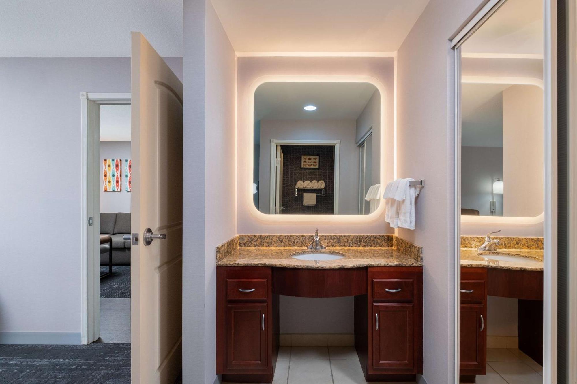 Homewood Suites Medford Exterior foto
