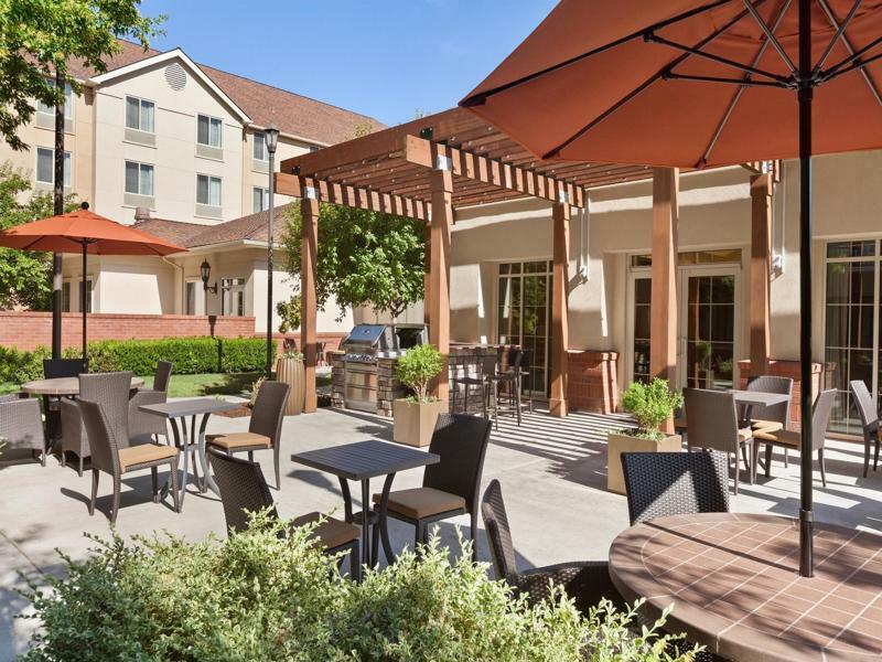 Homewood Suites Medford Exterior foto